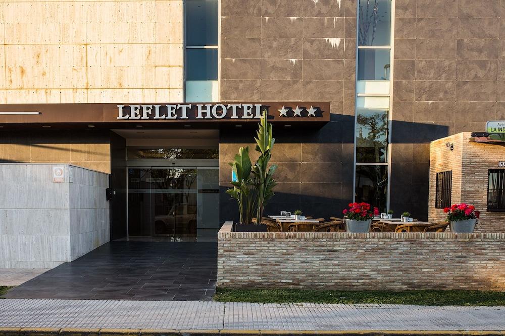 מלון Sanlúcar la Mayor Leflet Sanlucar מראה חיצוני תמונה